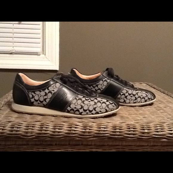 Coach Noella Small Logo Sneakers - Picture 4 of 5